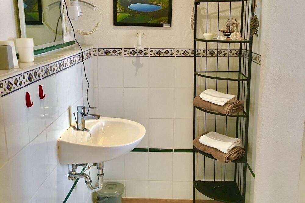 Ganze Wohnung, Fewo in Brauneberg mit 2 Sz, großem Schiefer-Wohnraum, grünem Innenhof,  Mosel in Brauneberg, Bernkastel-Kues & Umgebung