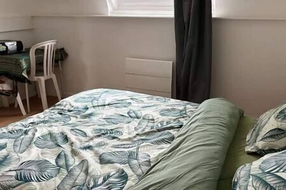 Entire apartment, T2 Proche du Ch D'arras in Sainte-Catherine (Pas-de-Calais), Arras region