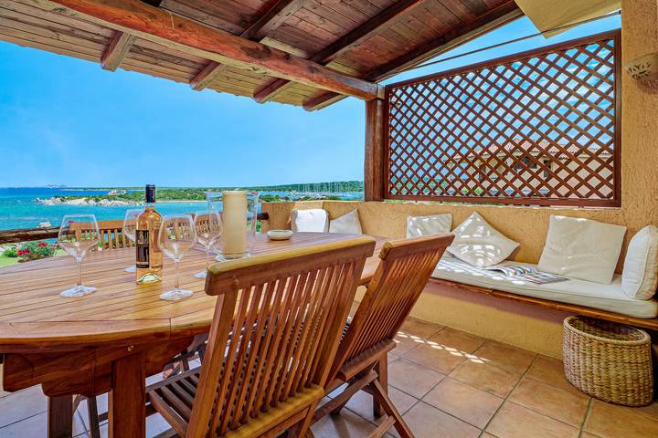 Ferienwohnung für 5 Personen, mit Terrasse und Pool sowie Ausblick