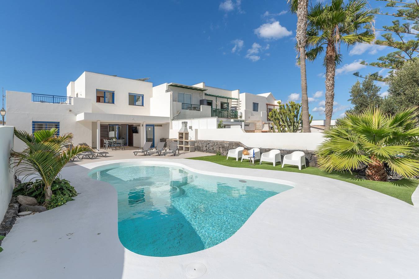 Ferienhaus 'Oasis 138' mit Bergblick, privatem Pool und Wlan in Playa Blanca, Yaiza
