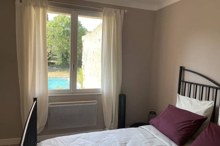 Location de vacances pour 12 personnes, avec balcon ainsi que jardin et piscine à Montouliers - 2