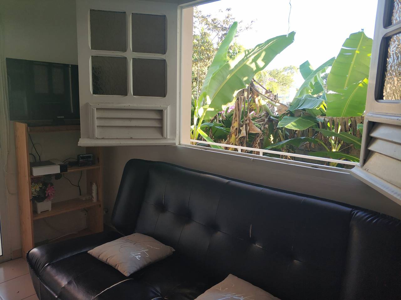 Entire apartment, Charming Lamentin Apartment with Terrace and Garden, 46 m² in Le Lamentin, Martinique