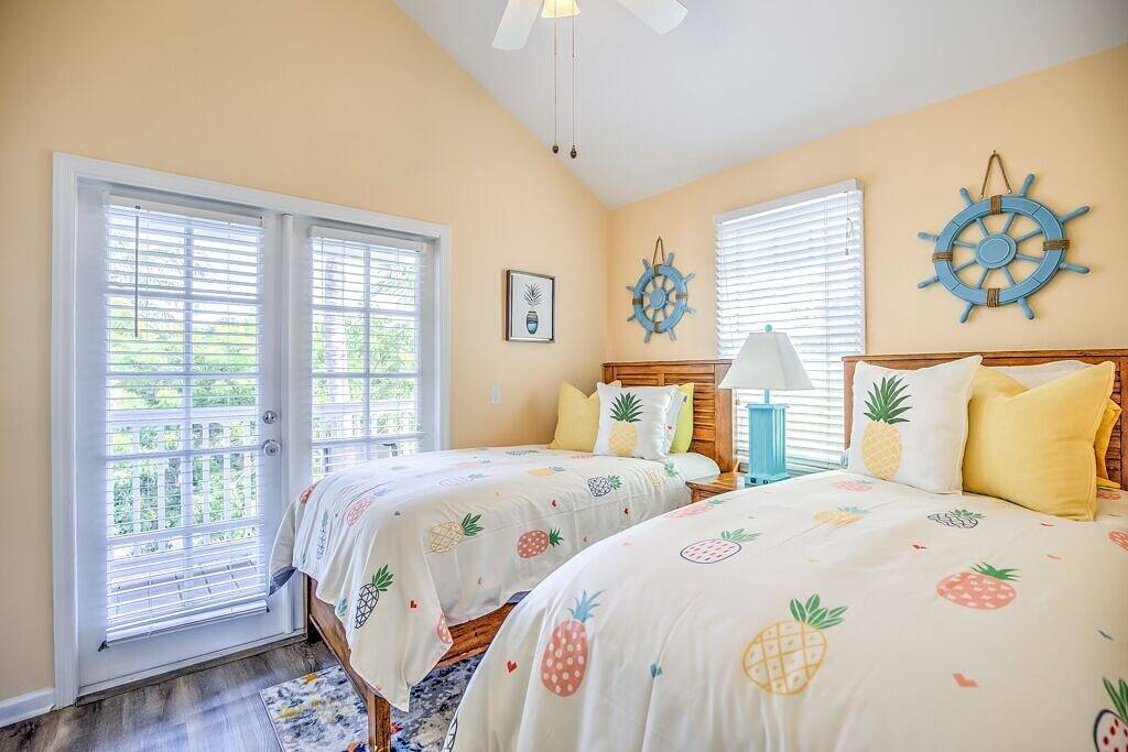 Waterfront Island Escape with Private Plunge Pool in Duck Key, Monroe County