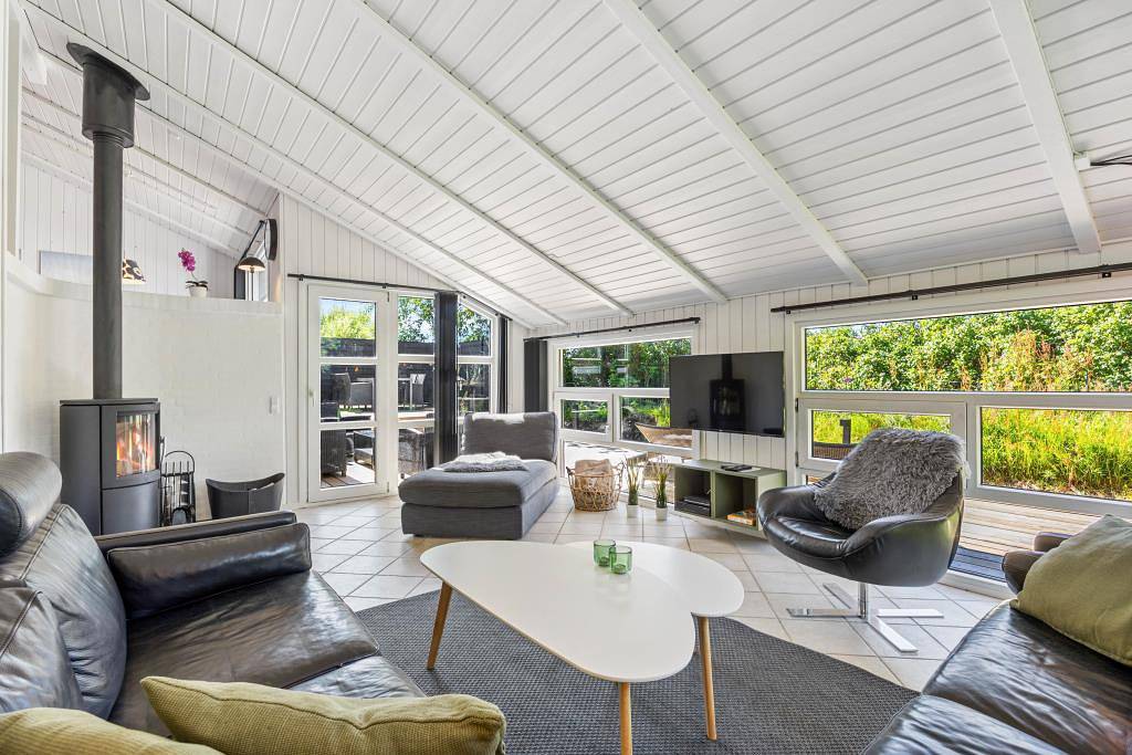 Family-friendly holiday home with sauna and outdoor bath in Skodbjerge, Haurvig