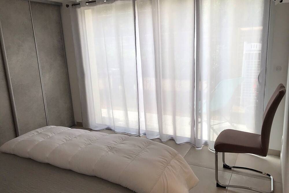 Ganze Wohnung, Pinarellu, in der Nähe von Porto Vecchio, klimatisiert, Schwimmbad, Strand 500 Meter in Pinarellu, Zonza