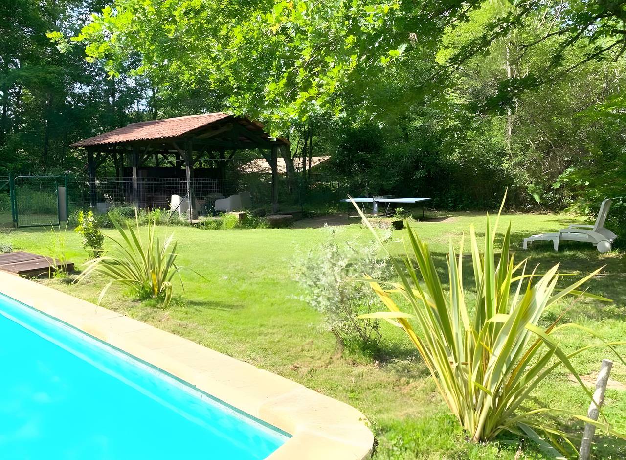Maison calme et indépendante avec piscine et jardin privatifs, à 30 min de Bordeaux in Origne, Région de Langon
