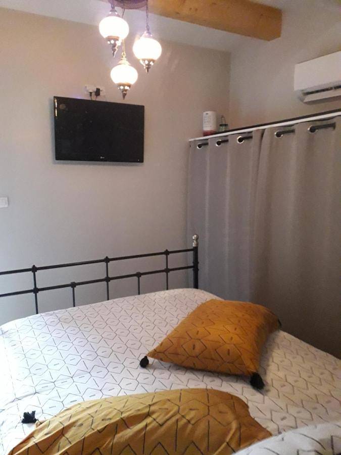 Location de vacances pour 3 personnes, avec jardin et terrasse à Entrecasteaux - 3