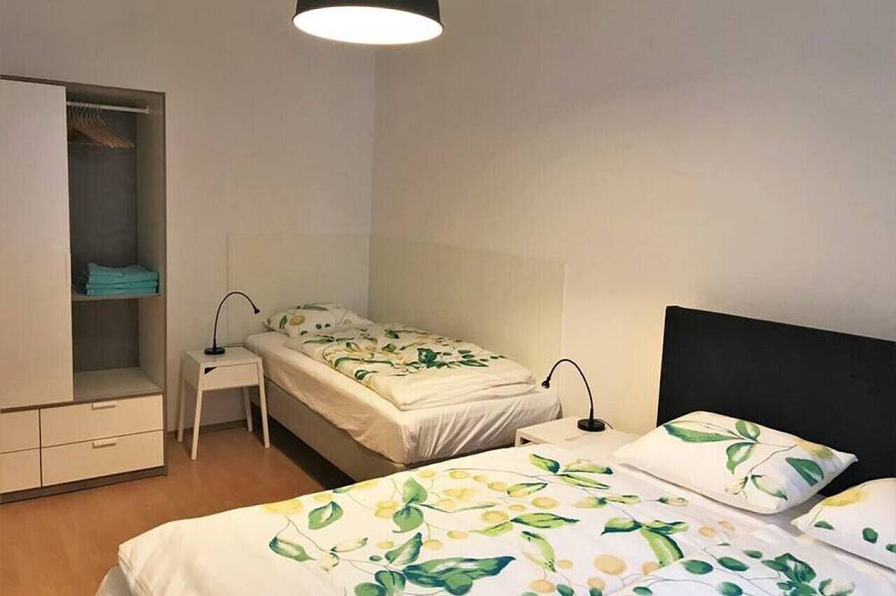 Ganze Wohnung, Balcony 2 bedroom Apart near Schönbrunn in Wien, Donau Niederösterreich