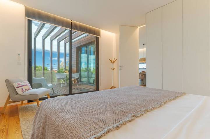 Location de vacances pour 3 personnes, avec terrasse ainsi que jardin et piscine à Jardim do Mar - 4