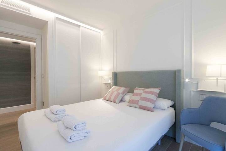 Appartamento intero, Brunet II | The Rentals Collection in Playa de la Concha, San Sebastian