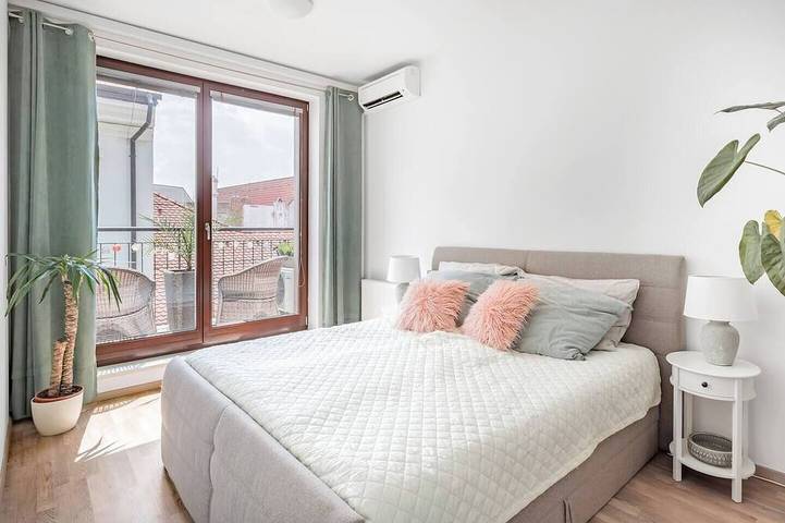 Ganze Wohnung, Adorable City Centre Apartment, Balcony, AC & Lift in Bratislava, Bratislava und Umgebung