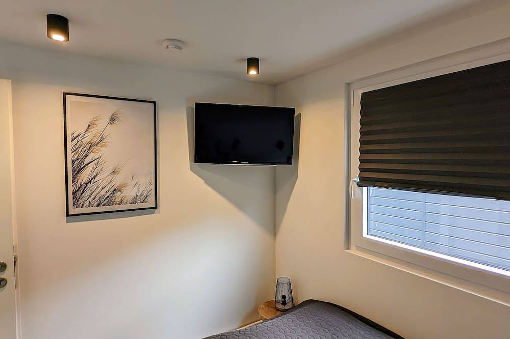 45 m² Hausboot mit 40 m² großer Dachterrasse, modern eingerichtet. Siehe Fotos! in Wangermeer, Wangerland