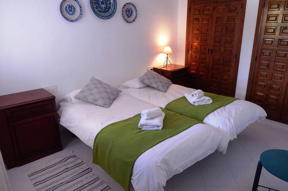 Villa Carfax, con piscina privada y bonitas vistas in Orba, Costa Blanca