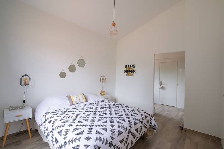 Location de vacances pour 7 personnes, avec terrasse et jardin à Piolenc - 2