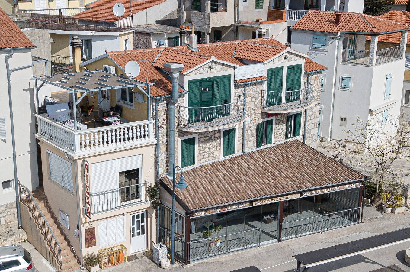 Ganze Wohnung, 3-Zimmer-Ferienwohnung am Strand Tribunj, Vodice A-4174-a in Tribunj, Šibenik-Knin