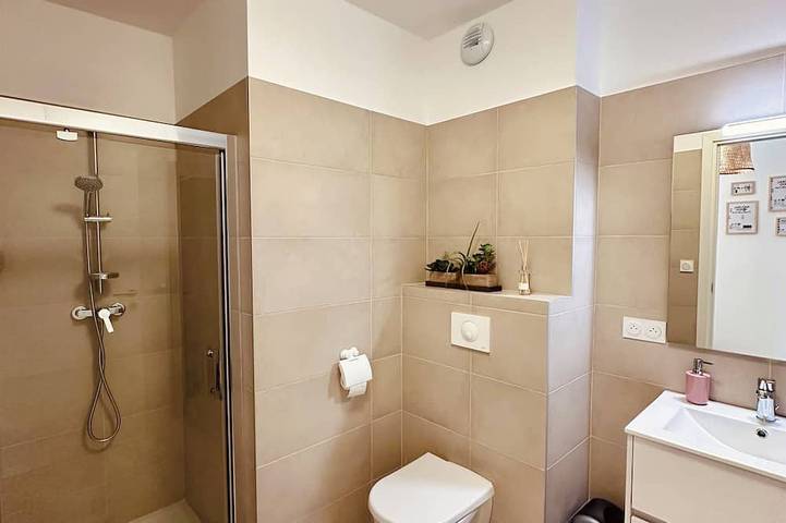 Ganze Wohnung, Studio with separate bedroom. Quiet and close to the sea in Venzolasca, Corte und Umgebung