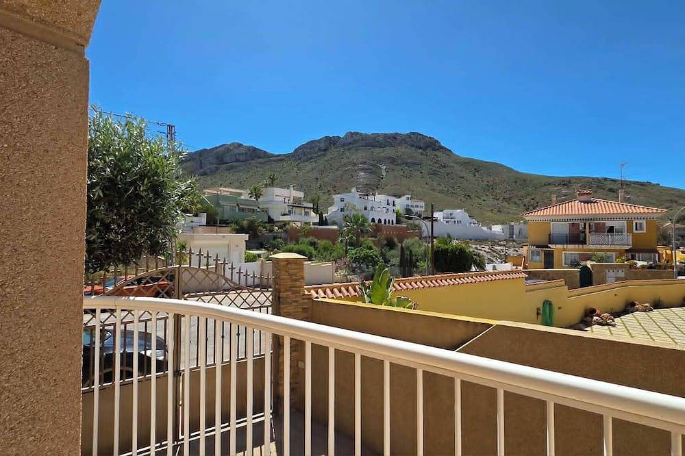 Vacation Home For Seasonal Rental in Playa de Calabardina (Calabardina), Calabardina