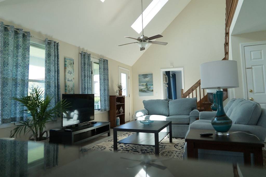 \"Beachwalk\" Unit 2 \"Nur wenige Schritte vom Strand\", Restaurants und Bars auch! in Middletown, Newport County