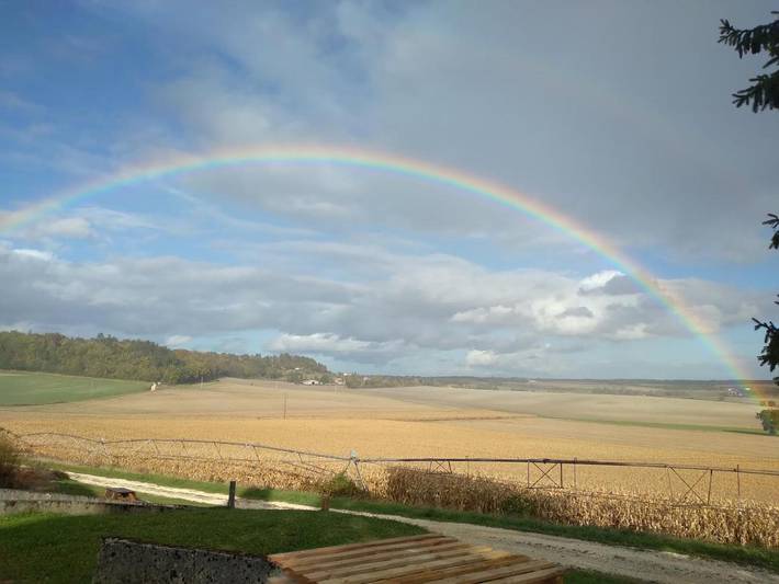Location de vacances pour 5 personnes, avec jardin ainsi que piscine et vue à Cherval - 3