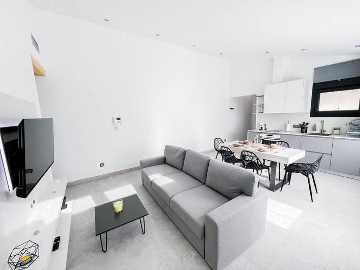 Gîte pour 6 personnes, avec terrasse ainsi que vue et piscine à Cretas - 4