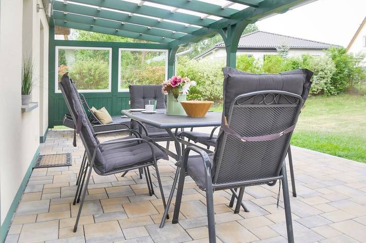 Ferienpark für 6 Personen, mit Garten und Sauna sowie Whirlpool, mit Haustier in Wendisch Rietz
