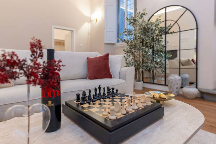 Entire apartment, 'Bella Benci Firenze' – Frescoed Apartment in the Heart of Florence in Florence city center, Florence