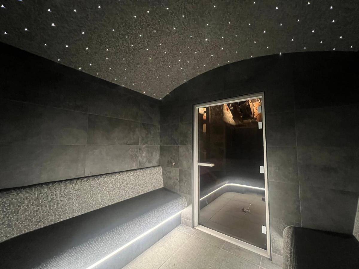 Gite Roche Des Ducs Piscine toute l'année, Spa Sauna Hammam Accès Illimité in Rochesson, Parc naturel régional des Ballons des Vosges