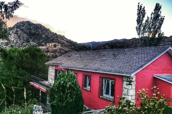 Casa rural para 2 personas, con terraza y jardín, Se admiten mascotas en Sierra de Guadarrama