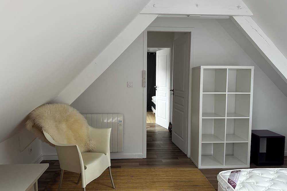 The annex just a few kilometers from downtown Angers in Loire-Authion, Loire-Tal