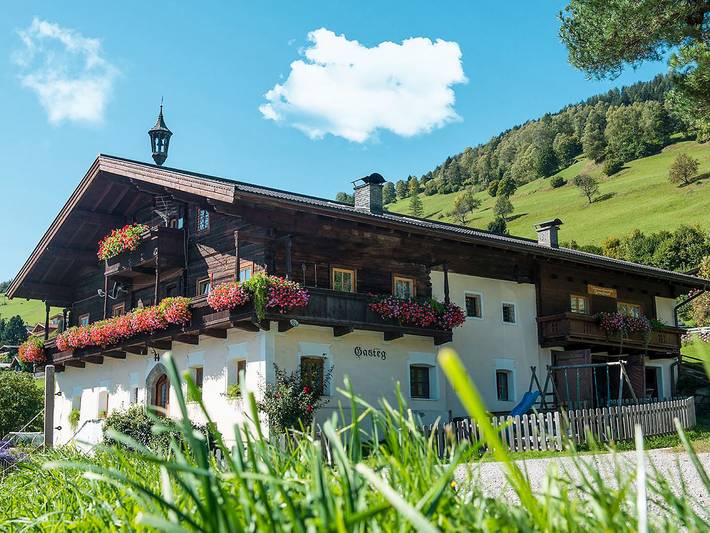 Ferienwohnung für 4 Personen, mit Balkon und Terrasse sowie Garten in Piesendorf