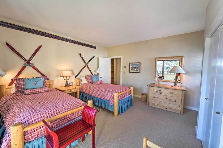 Vacation rental for 100 people, with pool and hot tub as well as balcony in Sun Valley ID