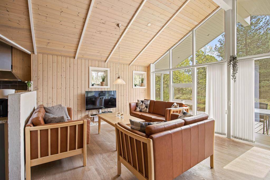 4-star holiday home with sauna and hot tub for 9 people in Blavand, Región de Varde