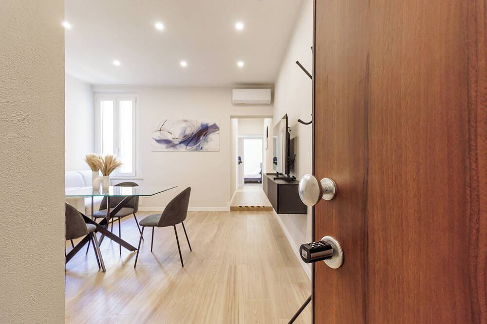 Apartamento entero, Casa Valentina - 4 guests - Wifi Train Station Parking in Módena, Provincia de Módena