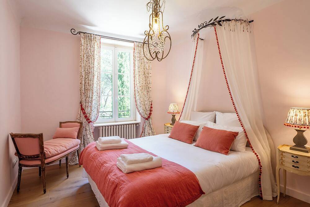 Bastide of the Rose Comtesse – The Art of Intimate Luxury in Provence in Ventabren, Aix-en-Provence region