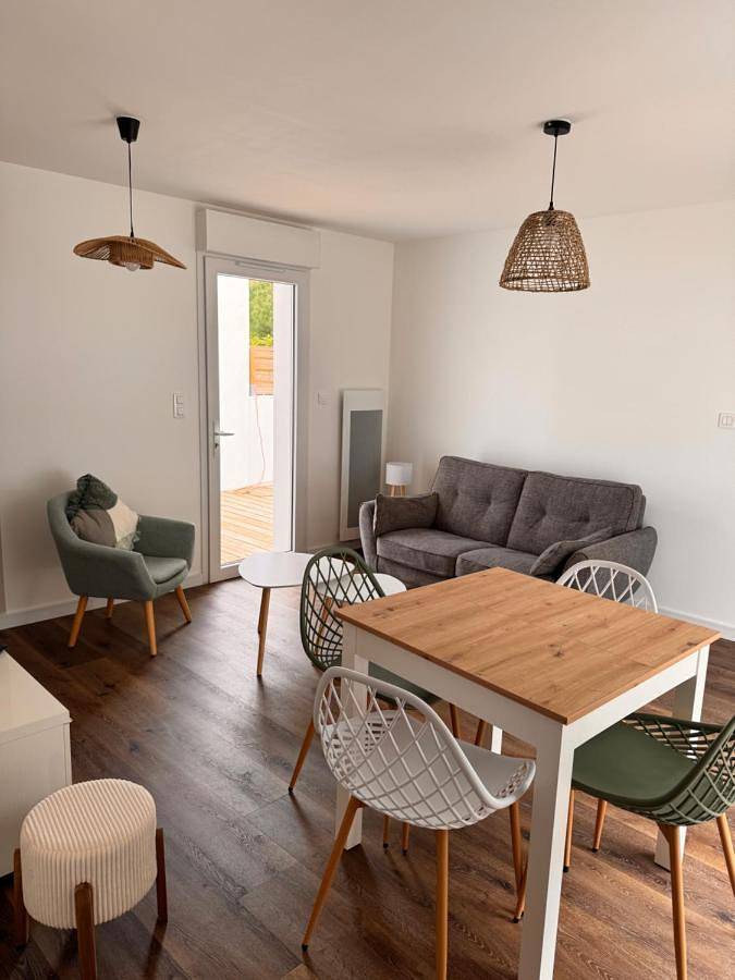Location de vacances pour 4 personnes, avec jardin et vue, animaux acceptés dans Plage De La Paree Du Jonc - 4