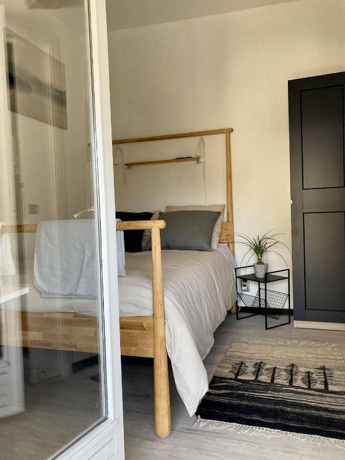 Aux 4 Logis - Studio Le Roof - Une vue splendide - Petit déjeuner offert 1ère nuit in Foix, Ariège