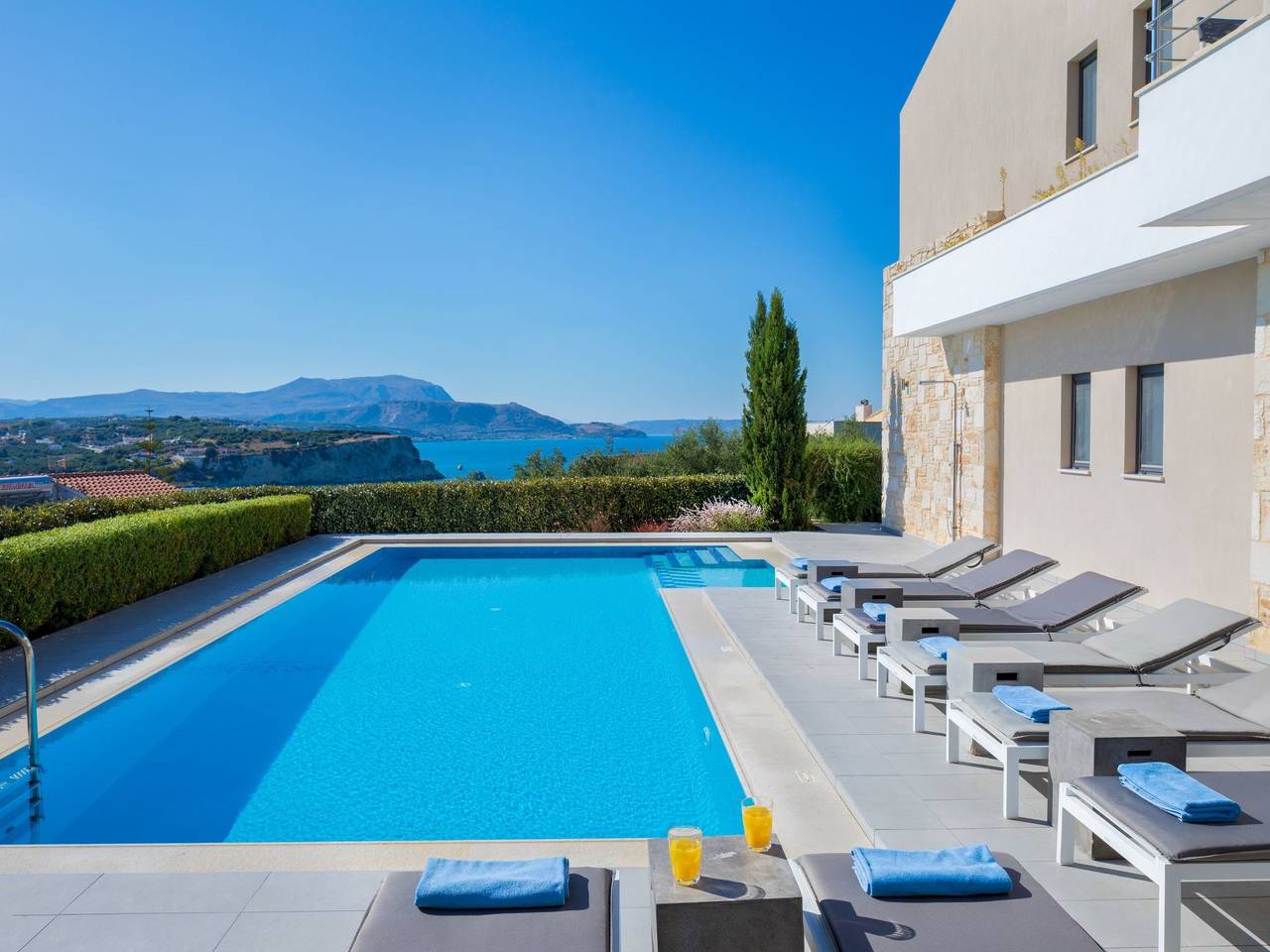 Luxusvilla in Almyrida mit wunderschönem Blick in Almyrida, Vamos