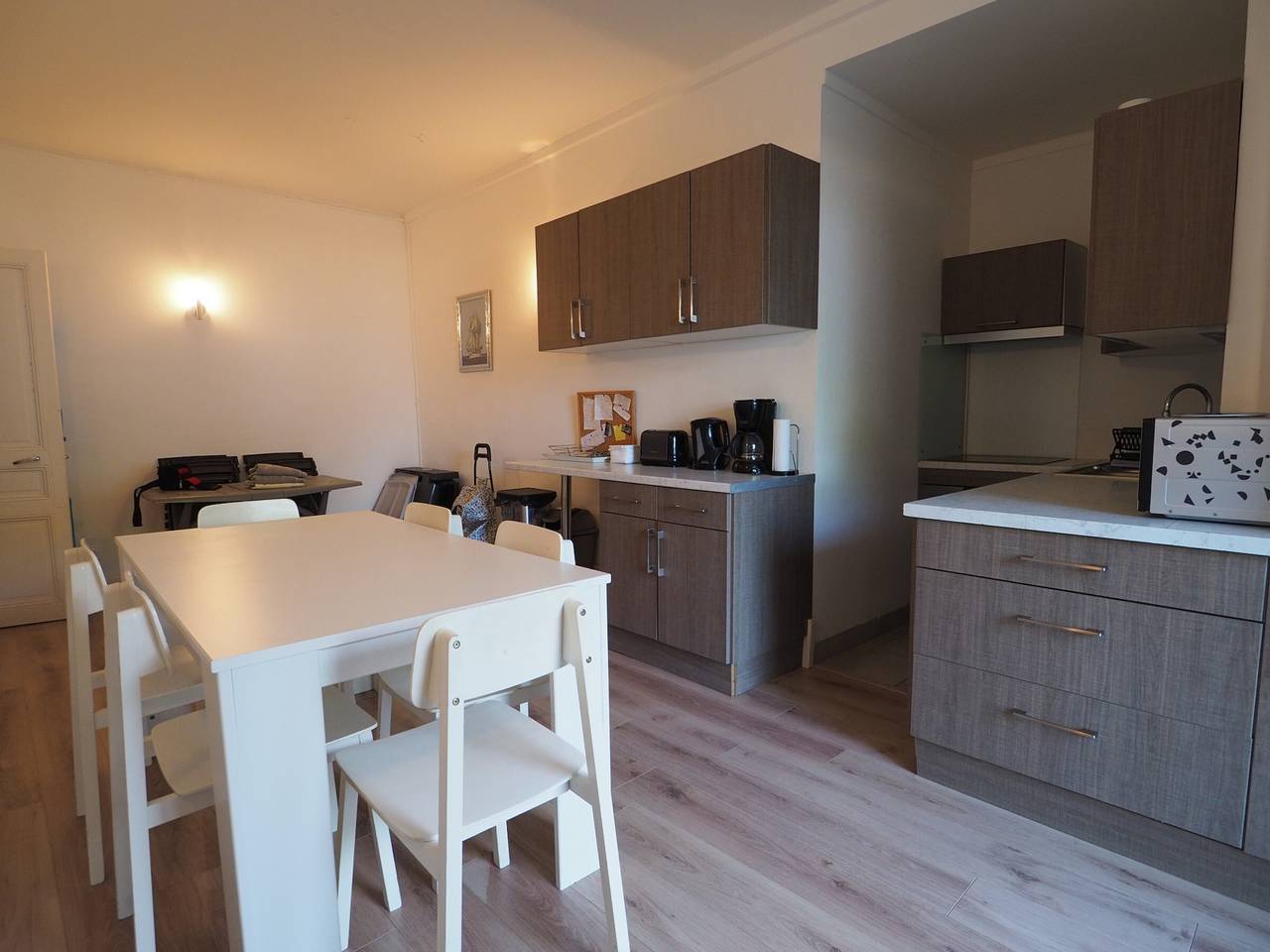 Appartement entier, Appartement en Centre-Ville avec Terrasse et Parking, Accès Direct à la Plage in Arcachon, Région d'Arcachon
