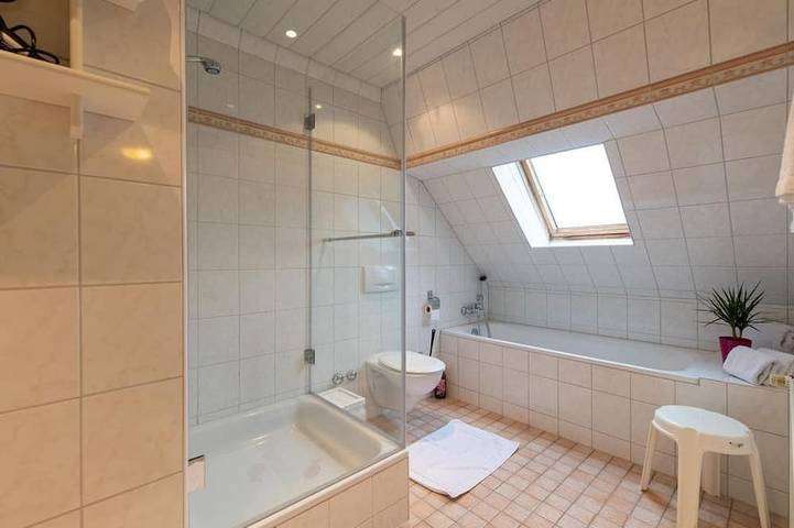 Landhaus Jägerhof - Doppelzimmer, Dusche, Wc, Erdgeschoß/Parterre in Bösdorf, Südliche Ostseeküste