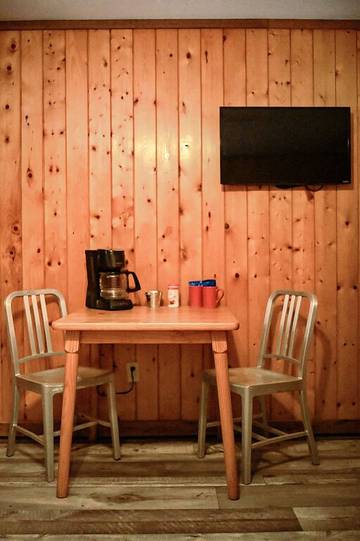 Log Cabin for 2 Guests in Texas, Picture 3