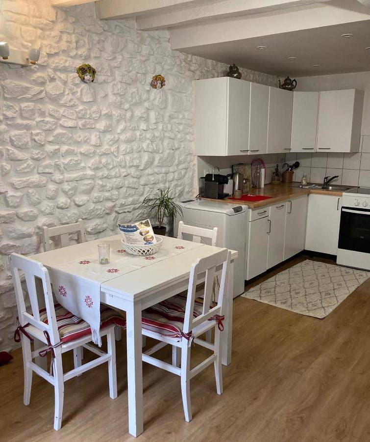 Appartement entier, Maison Cosy et Typique au Coeur de Maule in Maule, Yvelines