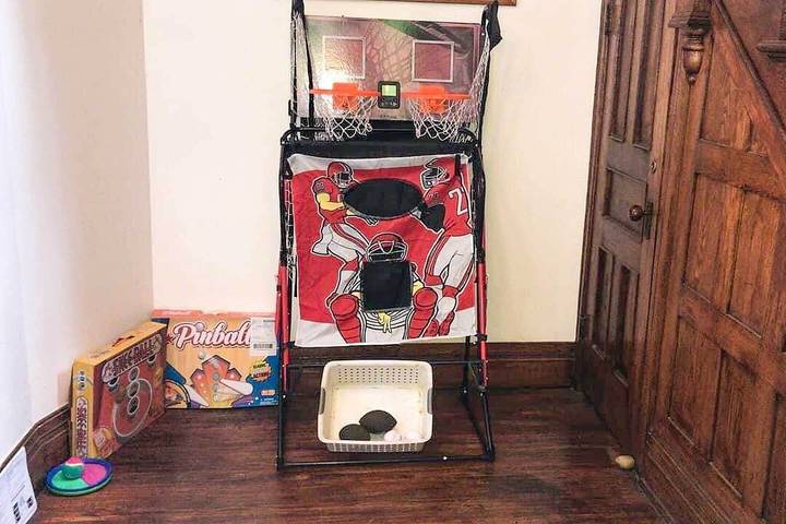 Vacation rental for 16 people, with hot tub and yard in Rochester