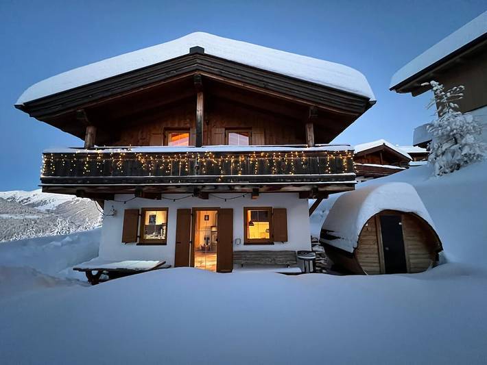 Ferienhaus für 9 Personen, mit Sauna und Terrasse sowie Garten