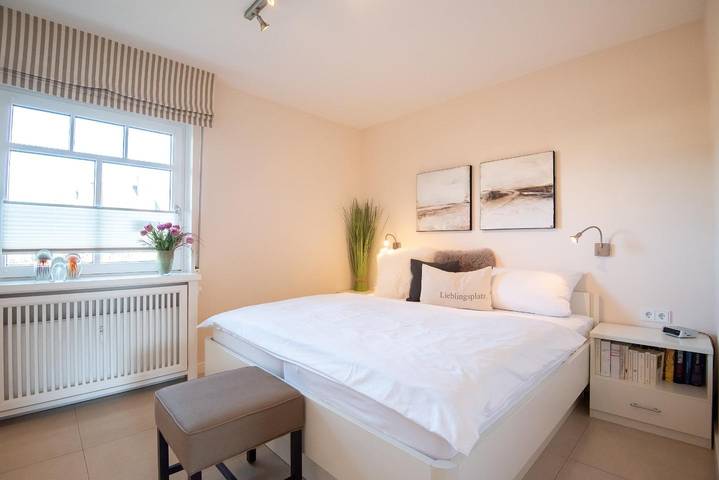 Ganze Wohnung, Moderne, strandnahe 2-Zimmer Ferienwohnung mit ca. 50 m², für bis zu 2 Personen in Nordfriesische Inseln (Schleswig-Holstein) (Schleswig-Holstein), Wenningstedt