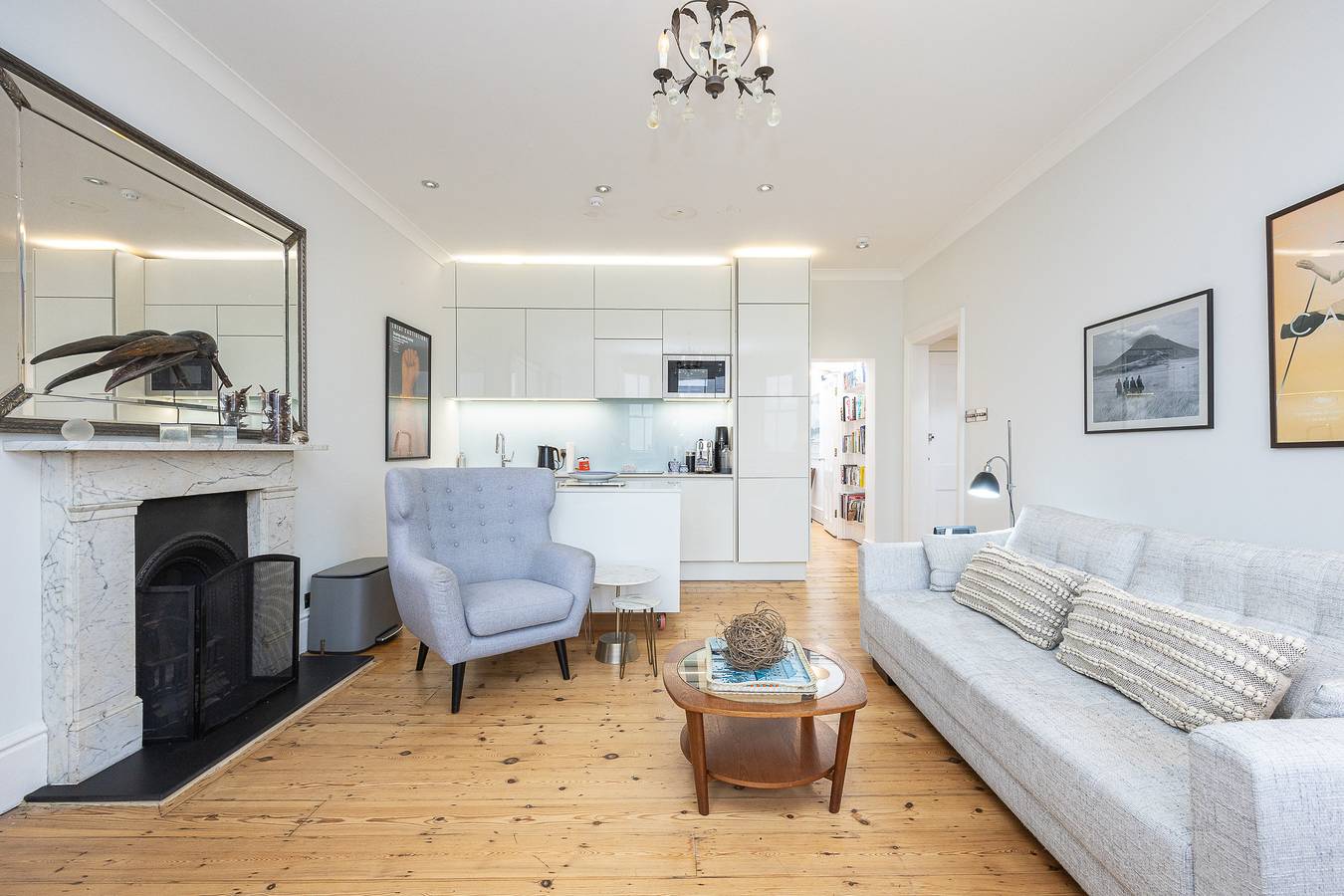 Entire apartment, Arty Character Apartment | Steps from the Seafront - Pass the Keys in Hove, Brighton