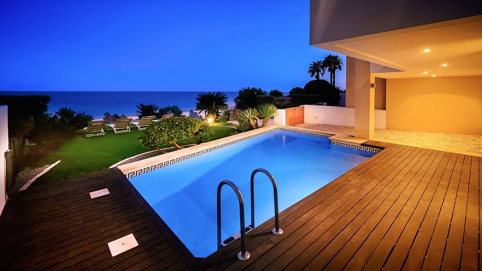 Villa pour 10 Personnes dans Luz, District de Faro