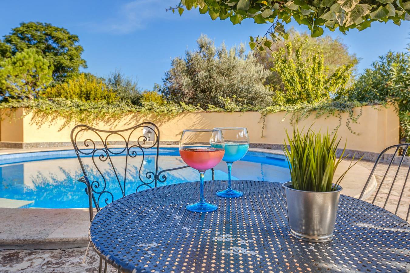 Finca "La Sort Llarga" mit Bergblick, Pool, A/C, Wlan, Terrasse & Garten; Haustierfreundlich in Vall de Colonya, Pollença