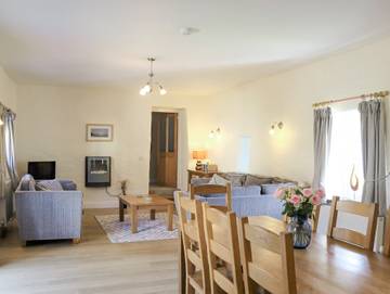 Holiday Rental for 8 People in Freshwater East, Pembrokeshire, Photo 3