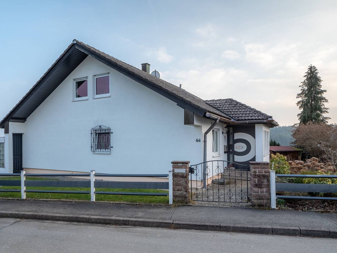 Ganze Wohnung, Ferienwohnung 'Pia' mit Balkon und Wi-Fi in Pfalzgrafenweiler, Nordschwarzwald