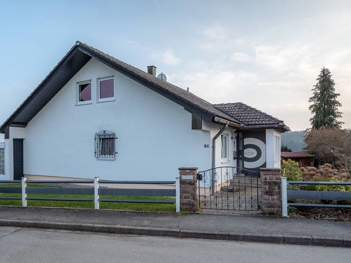 Appartement entier, Appartement 'Pia' avec balcon et Wi-Fi in Pfalzgrafenweiler, Forêt Noire du Nord